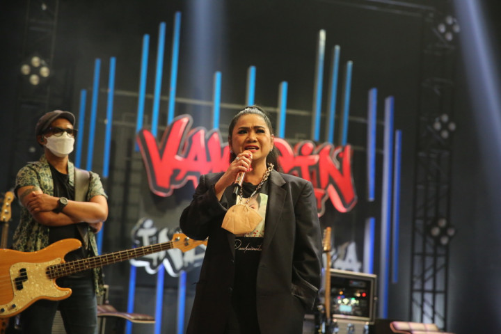 Vina Panduwinata Bersyukur Masih Aktif Berkarya di Usia 62 Tahun