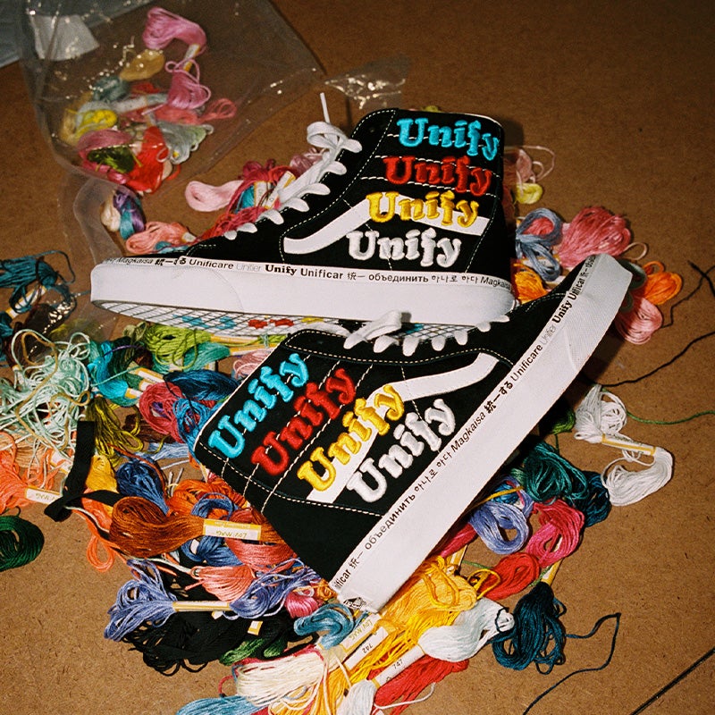 Salah satu produk sneaker yang ditawarkan Foot Locker (Ist)
