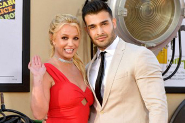 Britney Spears Bertunangan dengan Sam Asghari