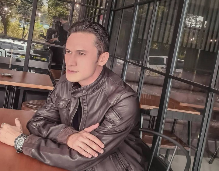 Indra Bruggman Geram Disebut Kurus karena Idap Penyakit Menular