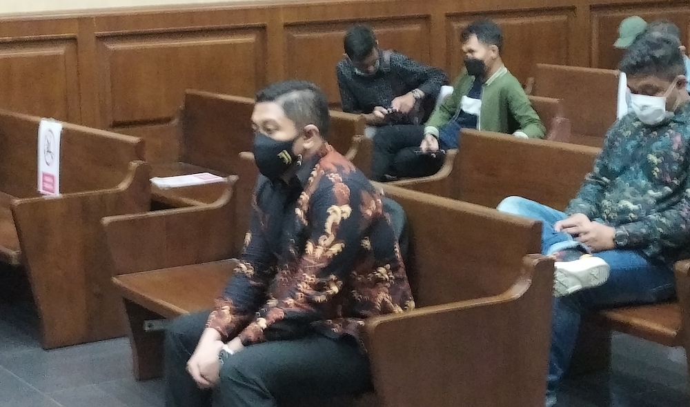 Eks penyidik KPK Robin Pattuju di Pengadilan Tipikor/Medcom.id/Candra