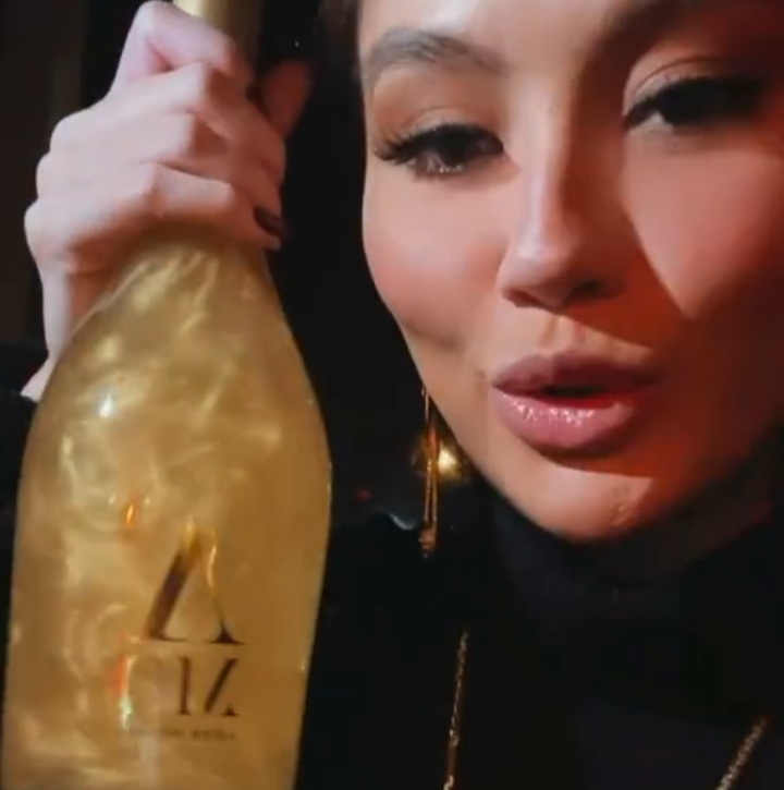 Agnez Mo Coba Peruntungan Jualan Wine, Netizen: Ada di Indomaret <i>Nggak?</i>