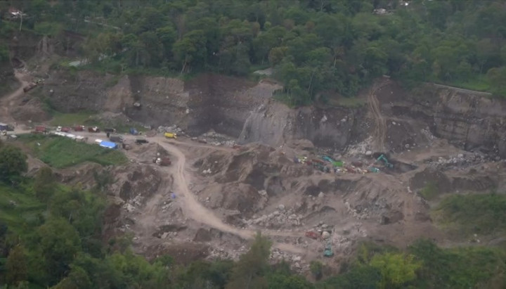 Sri Sultan Sebut Lereng Merapi Rusak Parah karena Tambang Pasir
