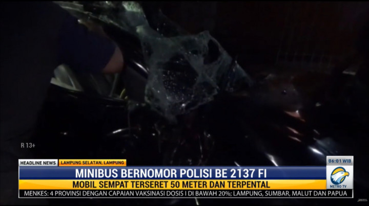 Nahas! Mobil Tertabrak Kereta hingga Terseret 50 Meter, 2 Orang Meninggal