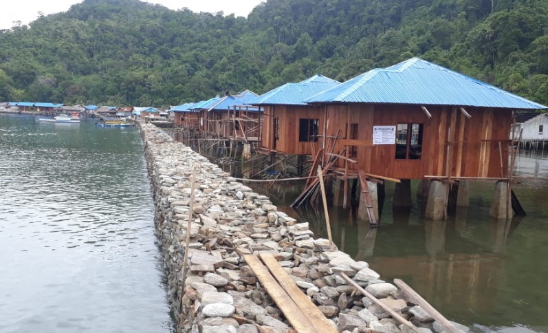 Rumah sehat sederhana di  Teluk Wondama, Provinsi Papua Barat. Foto: Kementerian PUPR