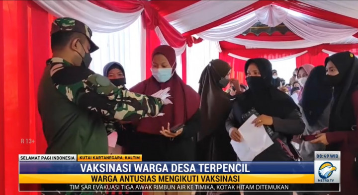 TNI Terjun ke Pelosok untuk Vaksinasi Warga Desa Terpencil di Kaltim