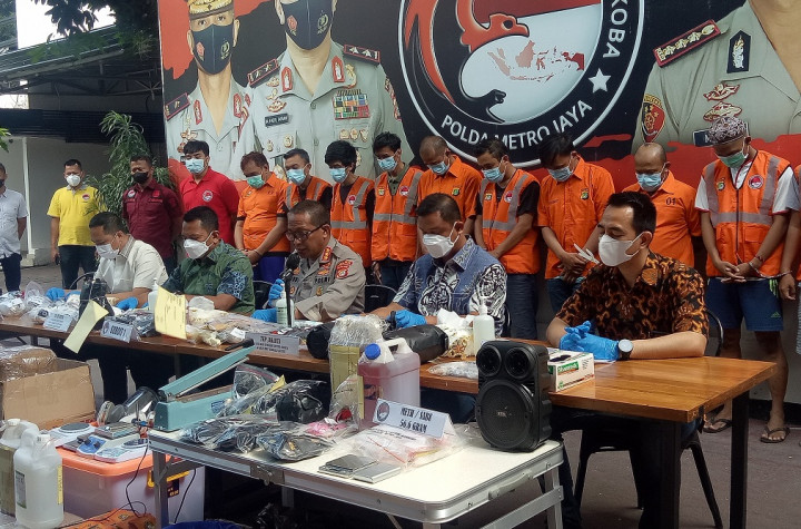 Narapidana Selundupkan 5.052 Butir Ekstasi dalam Kaleng Makanan Anjing