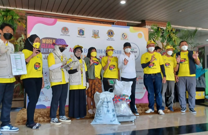 100 Ribu Relawan Ikuti Aksi <i>World Cleanup Day</i> di Lima Wilayah DKI