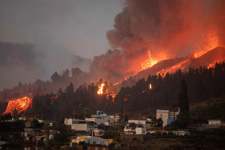 Gunung Berapi di Spanyol Erupsi, 5 Ribu Penduduk Dievakuasi