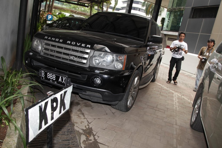 Lelang 2 Mobil Eks Anggota DPR, KPK Kantongi Rp517 Juta