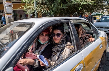 Wali Kota Kabul Minta Perempuan Afghanistan Tetap di Dalam Rumah