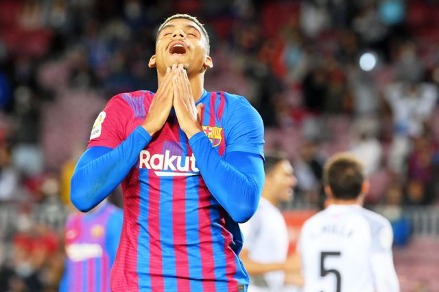 Araujo Selamatkan Barcelona dari Kekalahan atas Granada