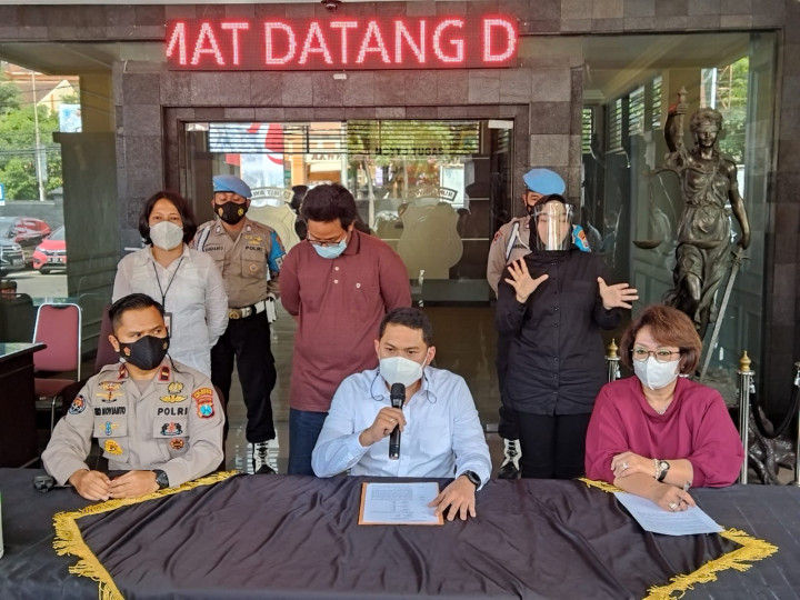 Populer Daerah, Kasus Fetish Mukena Dihentikan Hingga Mobil Ketua LSM di Aceh Dibakar