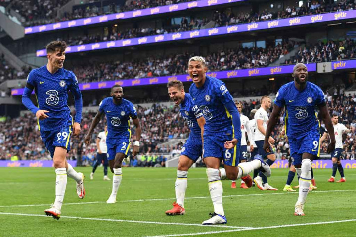 3 Foto Terpopuler: Chelsea Lumat Tottenham hingga Jokowi Resmikan Rusun Pasar Rumput