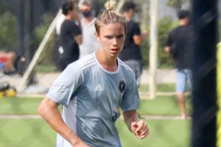 Foto: Putra David Beckham Jalani Debut di Klub Florida
