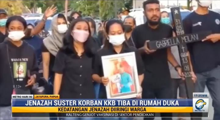 Jenazah Nakes Gabriella Korban KKB Tiba Disambut Duka