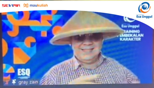 Kisah Pengusaha Travel Sukses, Putuskan Kuliah Sarjana di Usia 58 Tahun