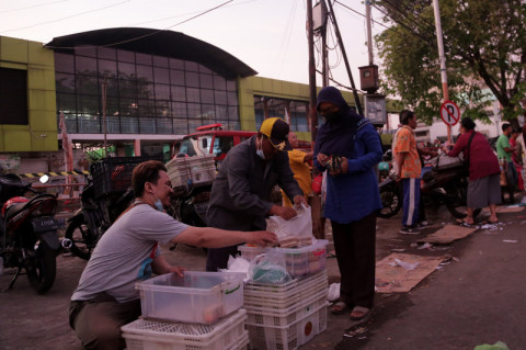 Pedagang di Surabaya Boleh Berjualan Hingga Pukul 12 Malam