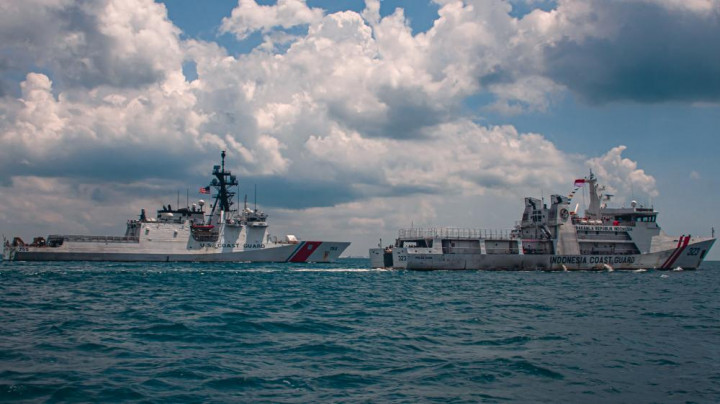 US Coast Guard Trains with Indonesia's Maritime Security Agency