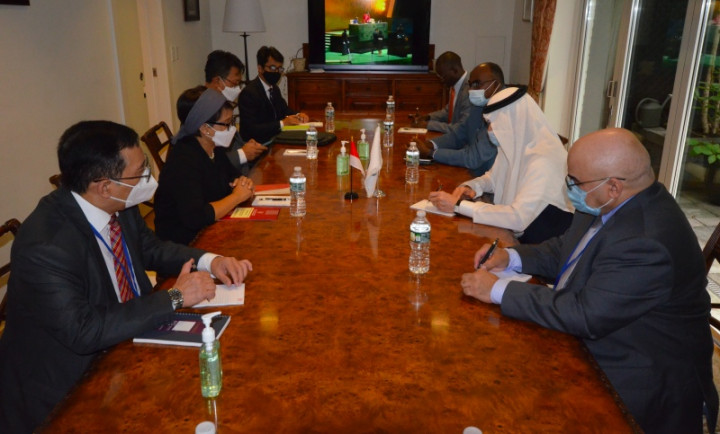 Menlu Bahas Pemberdayaan Perempuan Afghanistan dengan Sekjen OKI