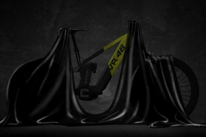 Usai Pensiun, Valentino Rossi Jualan Sepeda