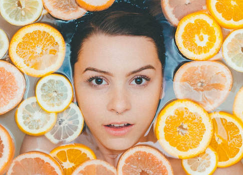 5 Jenis Makanan yang Bikin Kulit Jadi Super Glowing