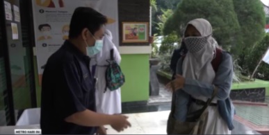 1.299 Sekolah Jadi Klaster Covid-19, Nadiem: PTM Tetap Berlanjut