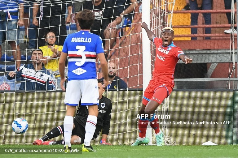 Penyerang Napoli, Victor Osimhen, membobol gawang Sampdoria (AFP/Giuseppe Maffia)