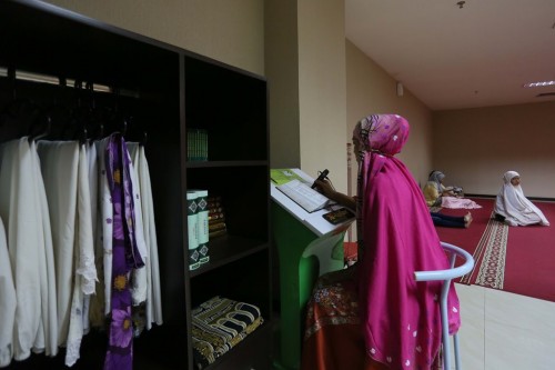 Kapan Perempuan Bisa Salat Zuhur di Hari Jumat?