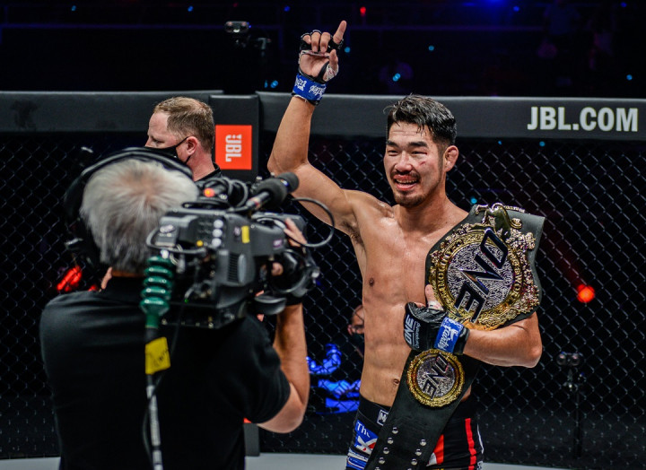 Ok Rae Yoon Rebut Sabuk Juara Dunia ONE Lightweight