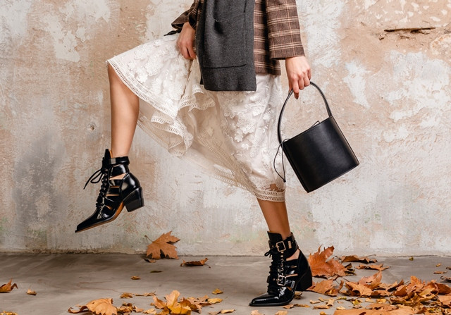 Sepatu Bau? Usir dengan Baking Soda!