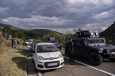 UE dan NATO Serukan Penurunan Ketegangan di Perbatasan Serbia-Kosovo