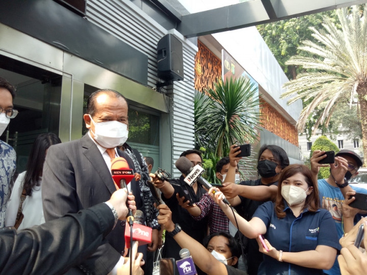 Luhut Serahkan 12 Bukti Terkait Laporan Pencemaran Nama Baik