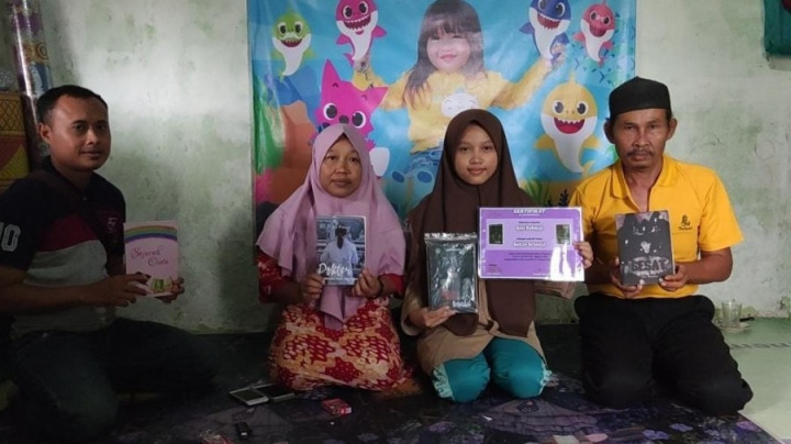 Keren! Berbekal HP, Siswa Ini Terbitkan 4 Novel Selama Pandemi