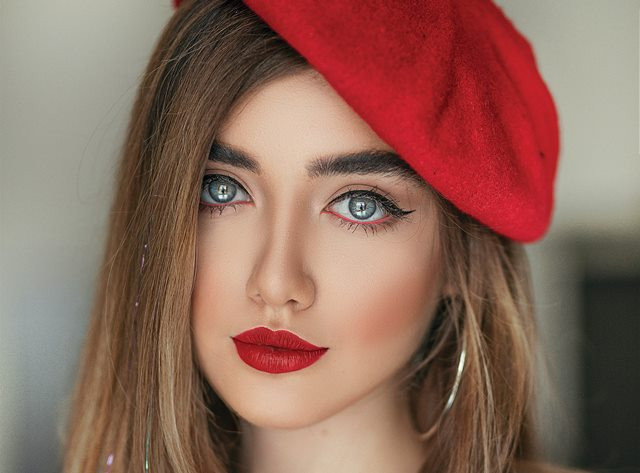 Lipstik Merah Sama dengan Wanita Lebih Menarik, Benarkah?