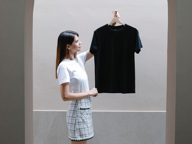 4 Cara Sembunyikan 'Kekuranganmu' di Balik Pakaian