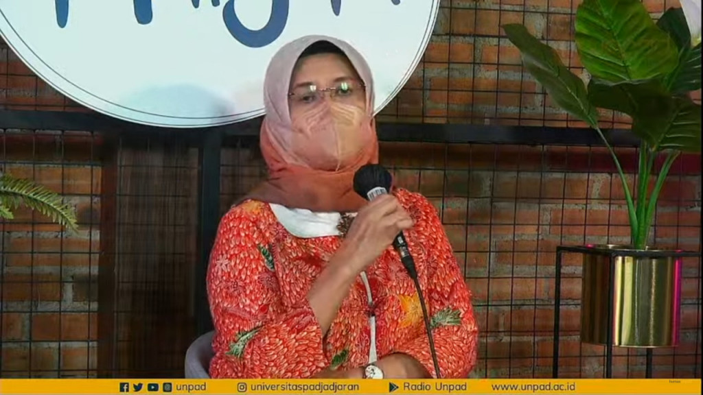 Rektor Unpad Rina Indiastuti. Foto: Tangkapan layar webinar Rektor Menyapa.
