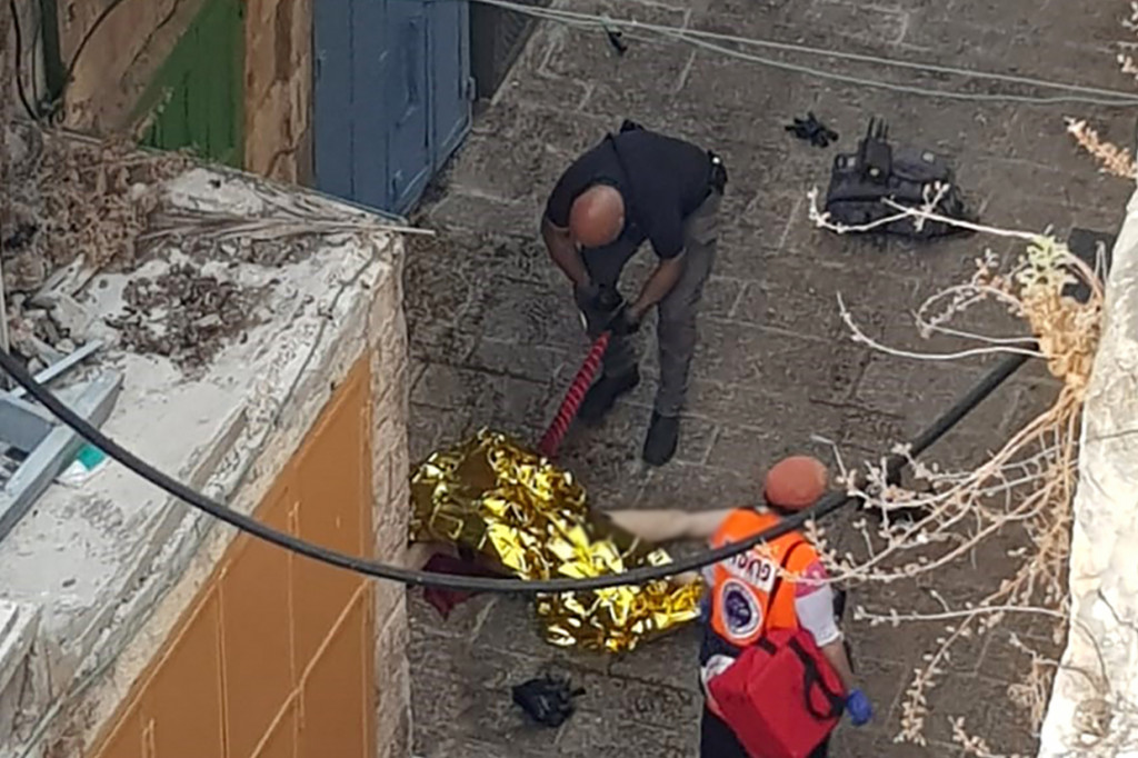 Coba Tikam Polisi Israel di Yerusalem, Seorang Wanita Ditembak Mati