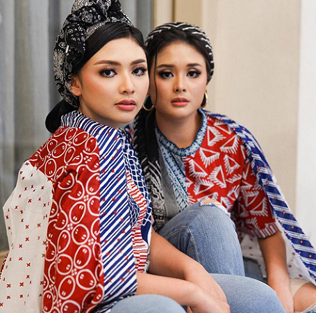 Jika kamu suka motif batik dengan warna kekinian, koleksi dari Batik Danar Hadi ini cocok untuk dijadikan pilihan. (Foto: Dok. Instagram/@danarhadi_id)