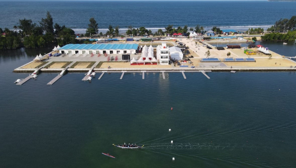 Arena olahraga dayung di PON Papua jadi destinasi wisata. Foto: Kementerian PUPR