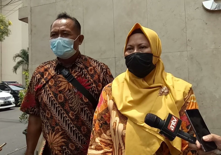 Korban Penipuan CPNS Anak Nia Daniaty Jual Sawah dan Sapi