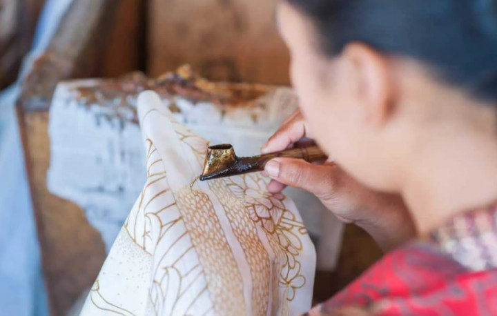 Termasuk Memakai Merica, Ini 5 Cara Merawat Kain Batik agar Tetap Awet