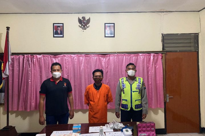 Polisi Gresik Bongkar Praktik Suntik Putih Ilegal