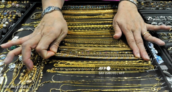  Harga Emas di Asia Dekati Level Tertinggi dalam Dua Minggu