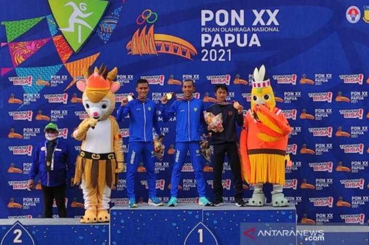 Agus Prayogo Sabet Emas Lari 5.000 Meter Putra PON Papua