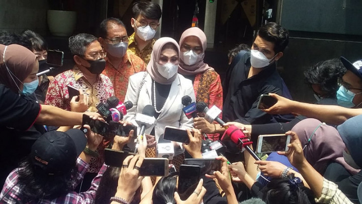 Anak Nia Daniaty Minta Pemeriksaan Ditunda 11 Oktober