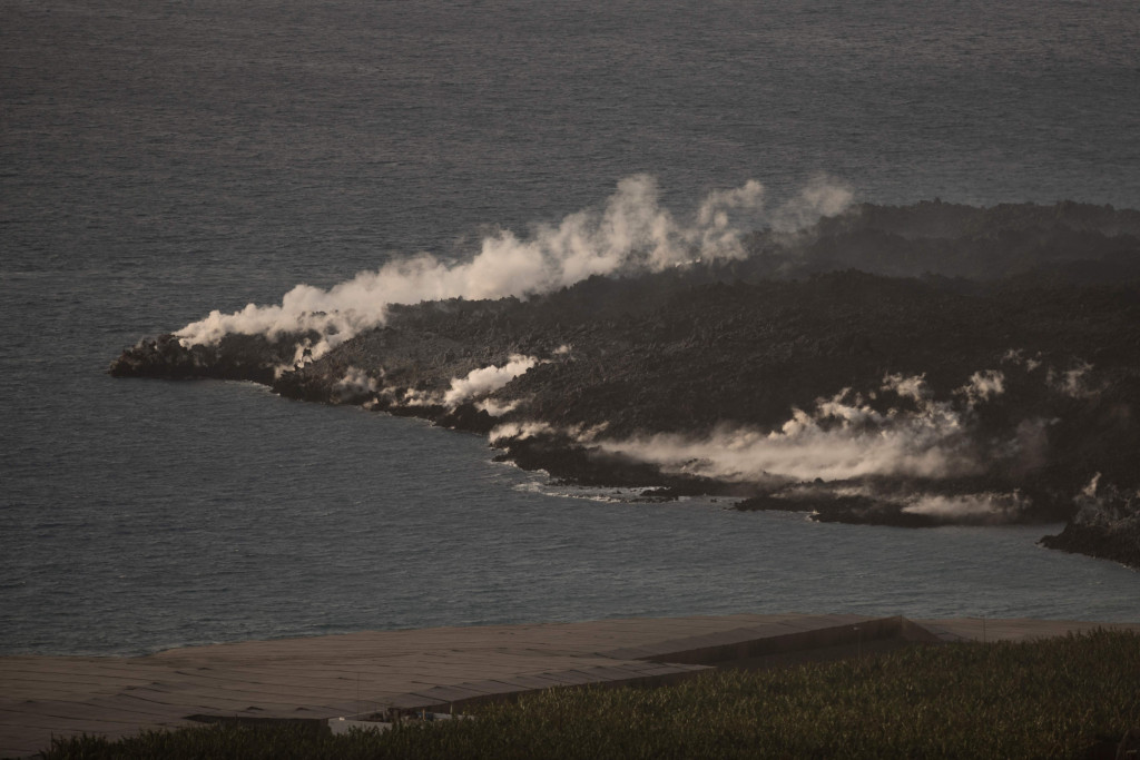 Penampakan Lava Gunung Cumbre Vieja Mencapai Samudra Atlantik