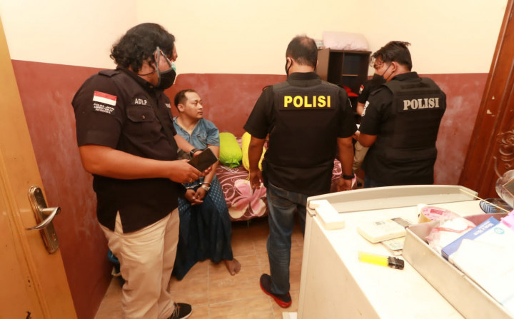 Buru 3 Gembong, 450 Aparat Gerebek Kampung Narkoba di Surabaya