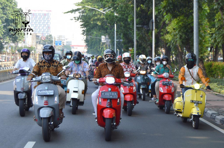 Aksi Nyata Skuteris Mendukung Hari Batik Nasional