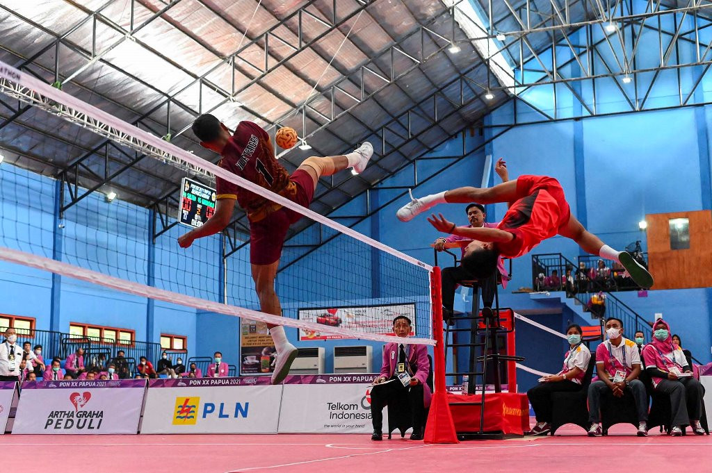Suasana pertandingan final sepak takraw Gorontalo vs Jateng (dok. PB PON XX Papua)